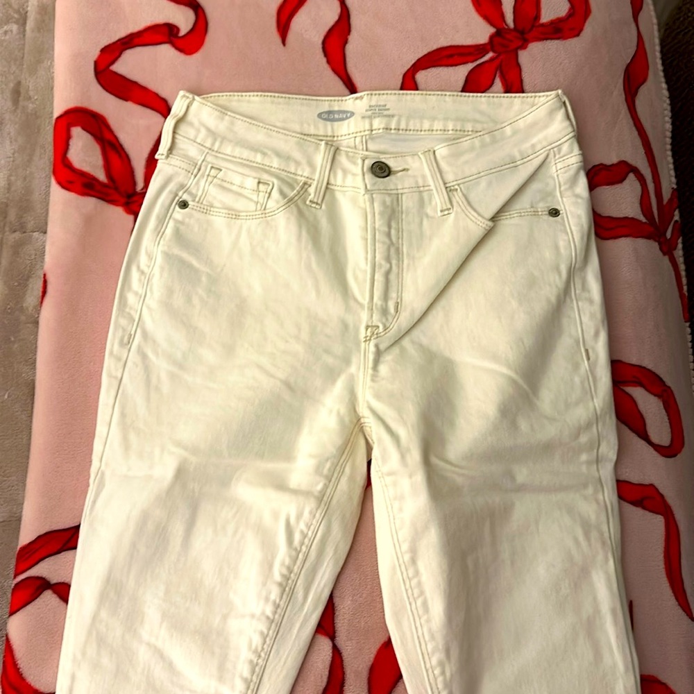 White Old Navy Rockstar Super Skinny Jeans